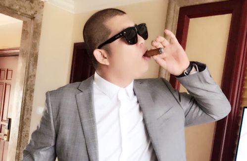 网红孙晨的爸爸,揭秘网红背后的平凡英雄